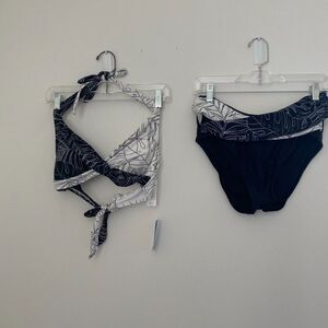 Cupshe 2‎ Piece Bikini Set Women's Medium Black White Leaf Print Halter Neck